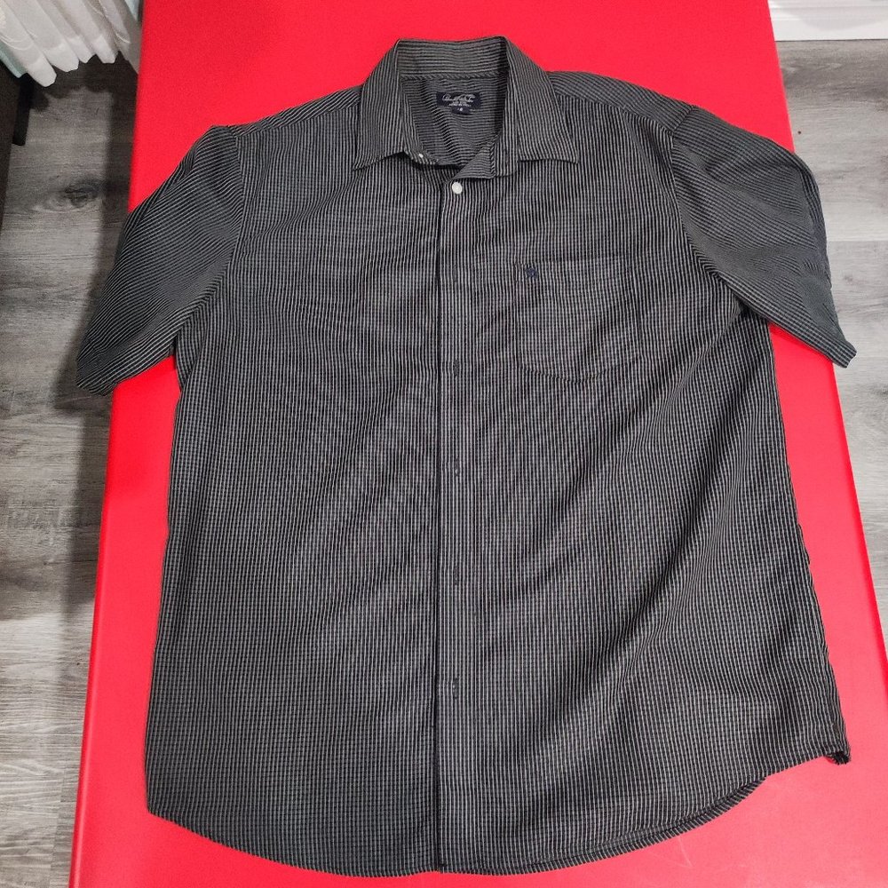 Arnold Palmer button up short sleeve shirt men's  size L